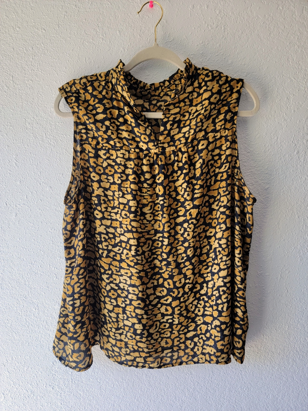 Who What Wear Sleeveless Mock Neck Leopard Print Top - Black & Mustard